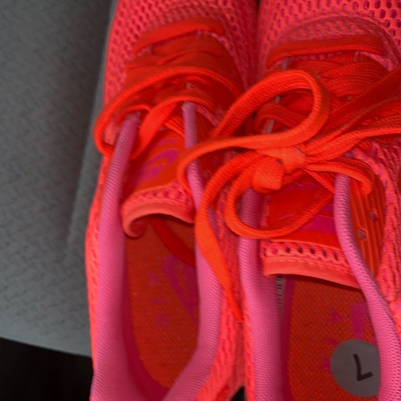 multicolor neon nikes